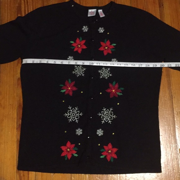 🎄Christmas cardigan with poinsettias & snowflakes - Picture 6 of 9